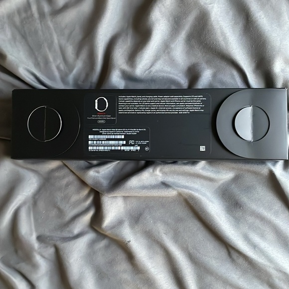 Apple Watch 6 Nike GPS + Cell - Picture 2 of 9